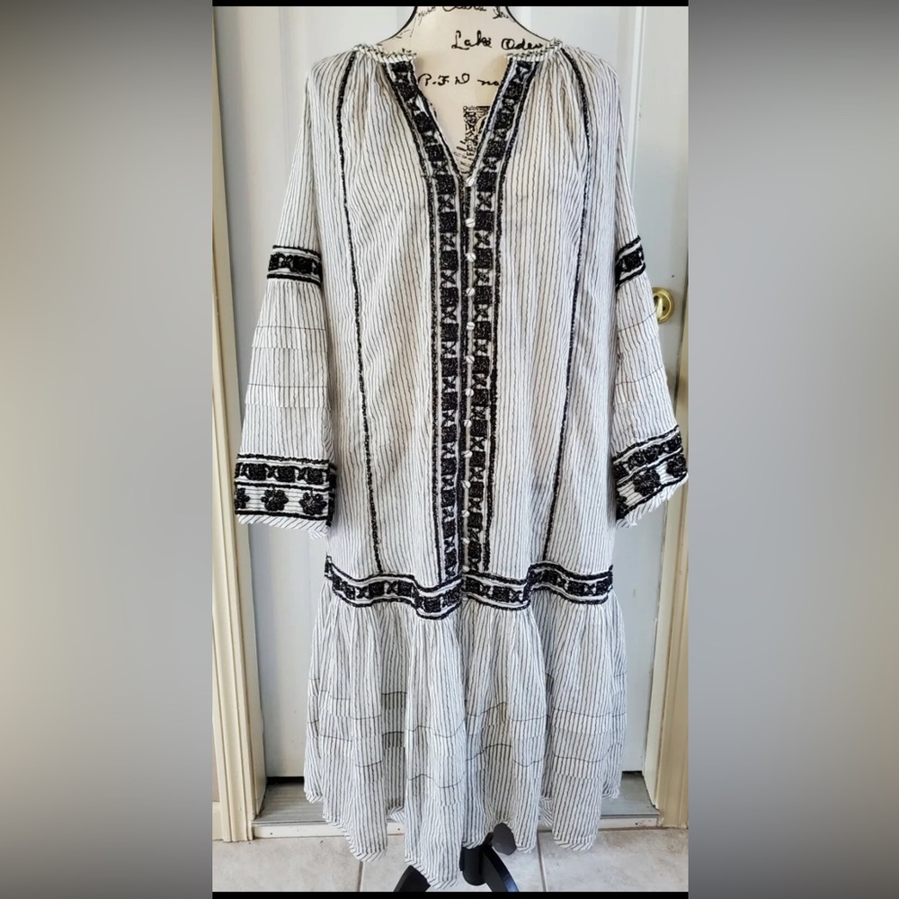 FREE PEOPLE Black White Vagabond
Cotton Embroidered Tunic Dress
Medium